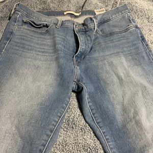 Levi’s skinny jeans